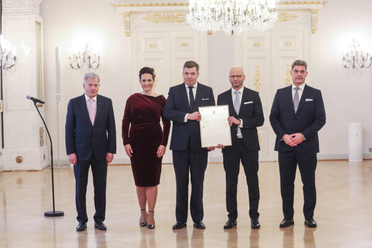 The Long-term International Investor Award was granted to the AGCO Corporation, an agricultural machinery manufacturer renowned for its tractors and engines. Photo: Roni Hemilä/Office of the President of the Republic of Finland