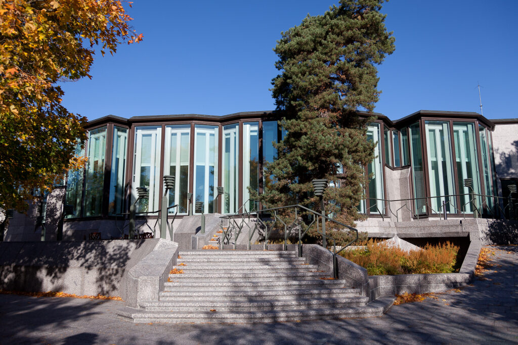 Mäntyniemi, official residence.