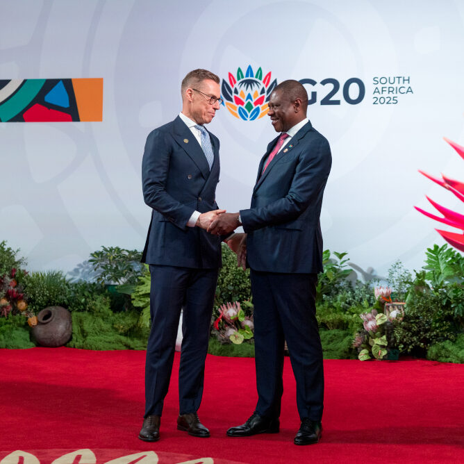 Presidentti Stubb G20-huippukokouksessa: Tarvitsemme monenkeskistä järjestelmää, yhteisiä sääntöjä ja kansainvälisiä instituutioita enemmän kuin koskaan