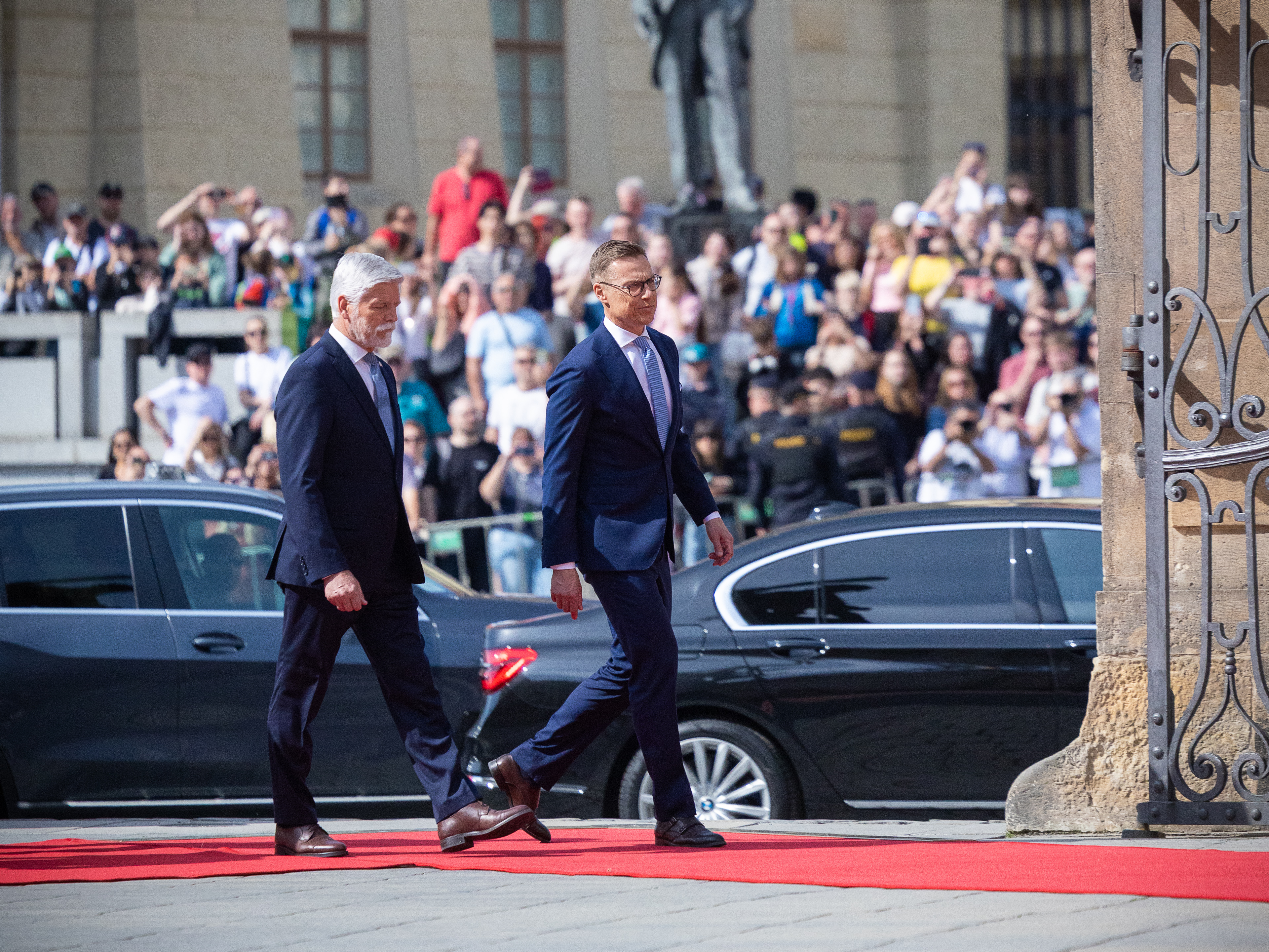 Presidentti Stubb virallisella vierailulla Tšekissä: Euroopan on otettava enemmän vastuuta omasta puolustuksesta