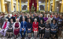 The President of the Republic awards distinguished mothers